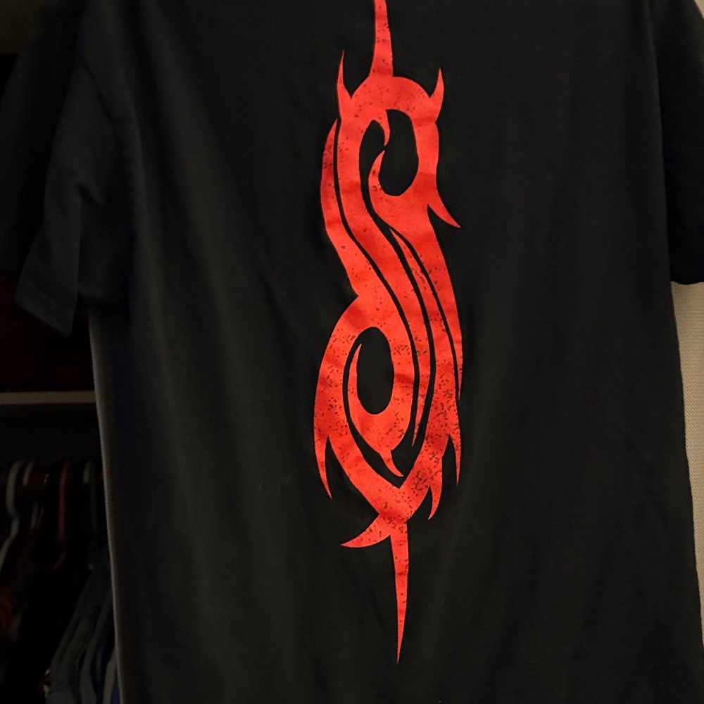 Slipknot Black and Red Graphic T-Shirt - Picture 4 of 5
